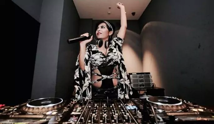 DJ Kary Arora