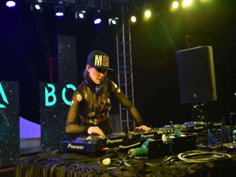 Book Female DJ for Event