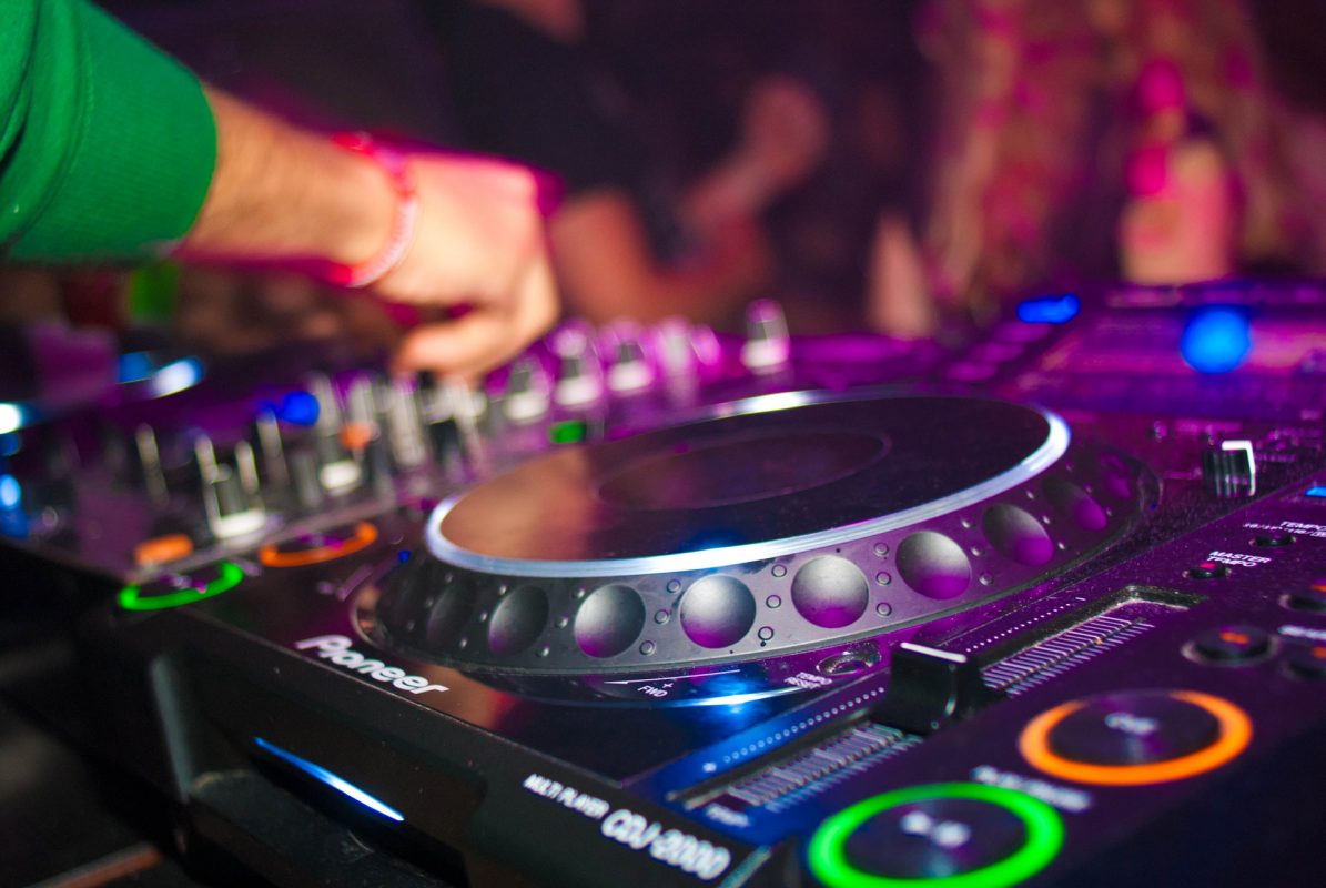 Book dj for wedding in Pune