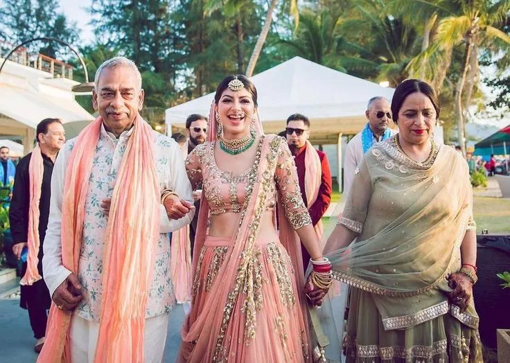 Wedding bride entry with Parents